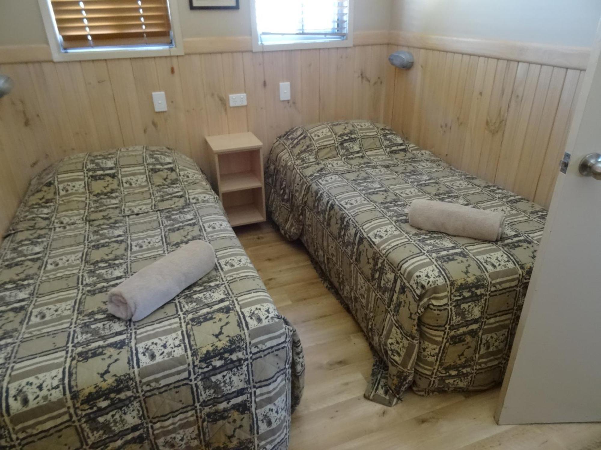 Dalby Tourist Park Hotel Room photo