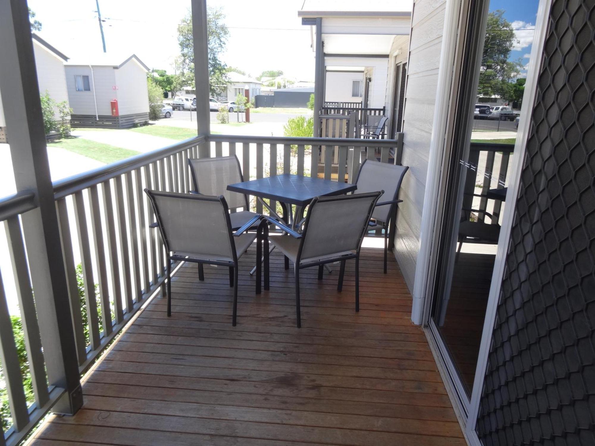 Dalby Tourist Park Hotel Room photo